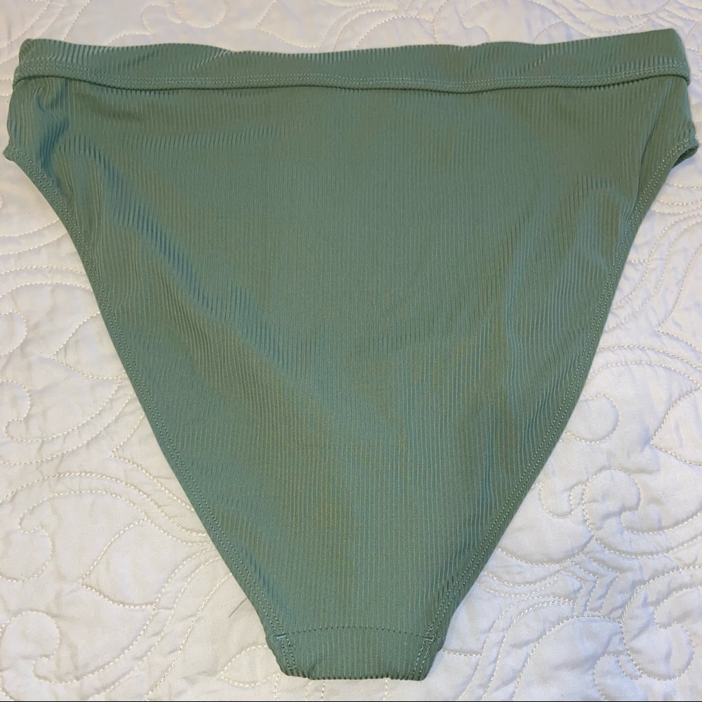 ASOS Swimsuit Bottom Only Women’s Size 14 Green High Waisted Ribbed Solid NWOT